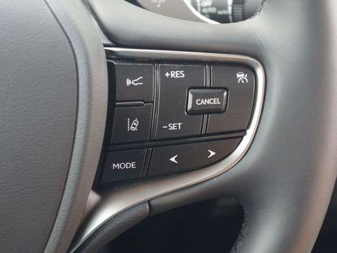 Used 2025 Lexus ES 350 w/ Premium Package image 11