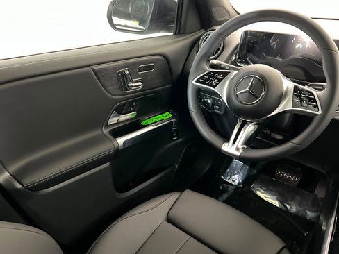 New 2026 Mercedes-Benz GLB 250 4MATIC image 11