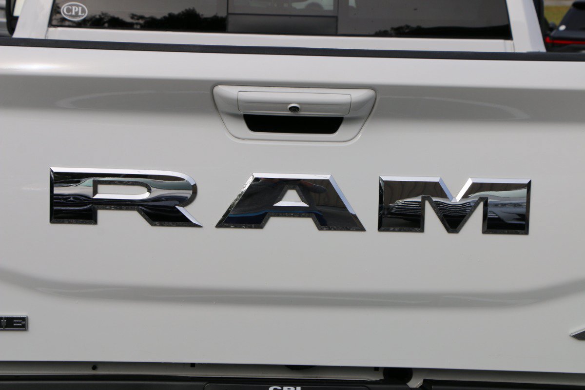 Used 2025 RAM 2500 Laramie AWD/4WD image 5