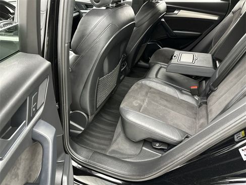 Used 2020 Audi SQ5 Premium w/ Convenience Package image 21