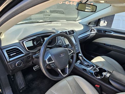 Used 2016 Ford Fusion Titanium FWD image 10