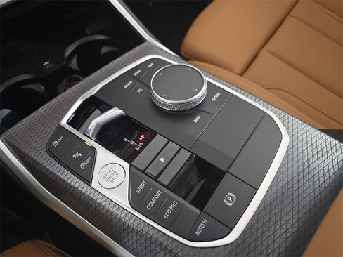 New 2025 BMW 330i xDrive Sedan w/ Premium Package image 25