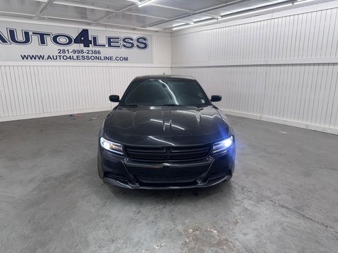 Used 2015 Dodge Charger SXT w/ Plus Group image 2