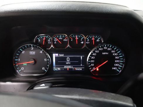 Used 2015 Chevrolet Suburban LT AWD/4WD image 39