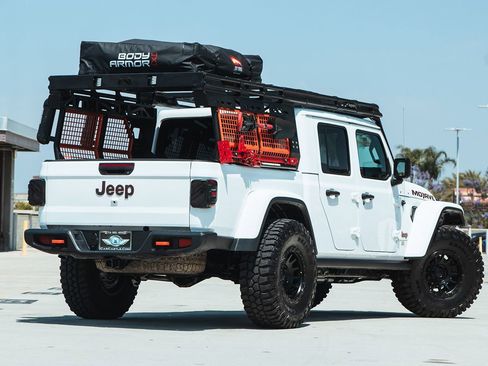 Used 2023 Jeep Gladiator Mojave w/ Cold Weather Group image 8