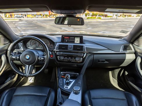 Used 2019 BMW M4 Coupe w/ Competition Package image 31