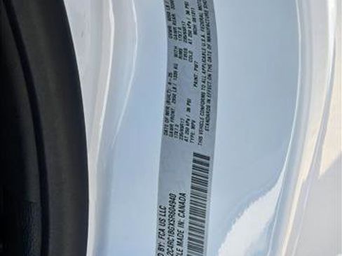 New 2025 Chrysler Pacifica Select image 18