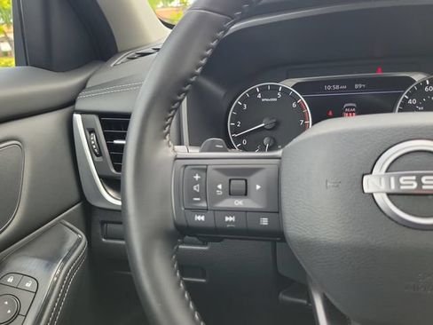 Used 2025 Nissan Rogue SV FWD image 20