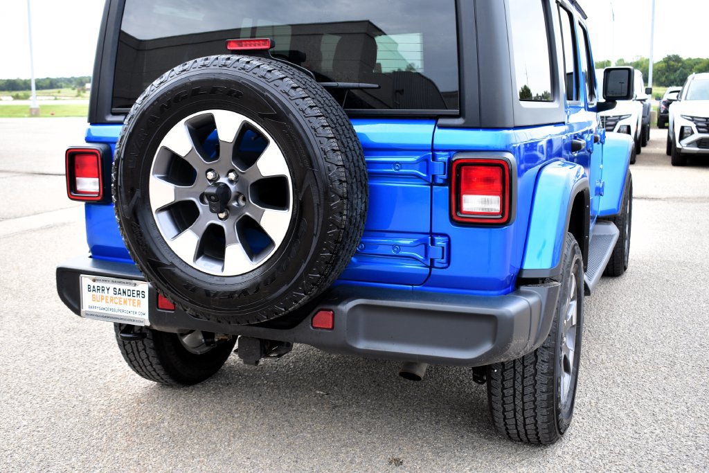 Used 2023 Jeep Wrangler Unlimited Sahara w/ Cold Weather Group AWD/4WD image 11