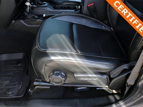 Used 2022 Jeep Wrangler Unlimited Sahara image 12