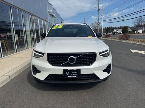 Certified 2025 Volvo XC40 B5 Plus AWD/4WD image 7