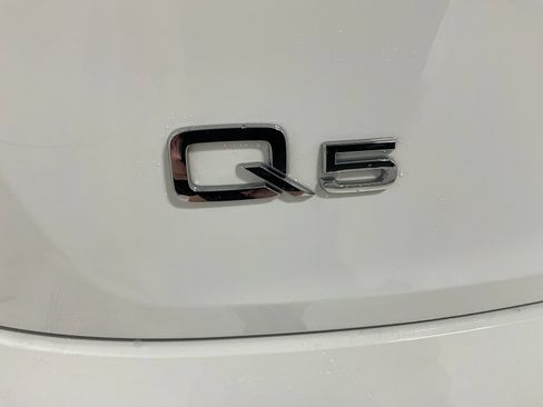 Used 2018 Audi Q5 2.0T Premium Plus w/ Premium Plus Package AWD/4WD image 10