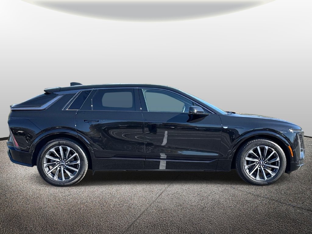 Used 2024 Cadillac Lyriq Sport w/ LPO, Floor Liner Package AWD/4WD image 4