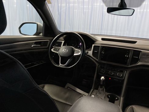 Used 2020 Volkswagen Atlas Cross Sport SE image 40