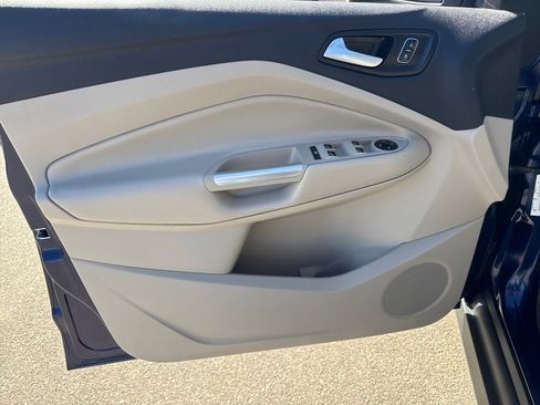 Used 2017 Ford C-MAX Energi SE w/ Equipment Group 401A image 11