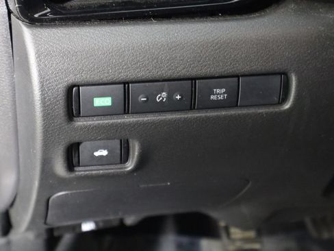 Used 2022 Nissan Sentra SR w/ Trunk Package FWD image 22