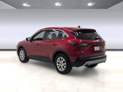 Used 2023 Ford Escape Active image 2