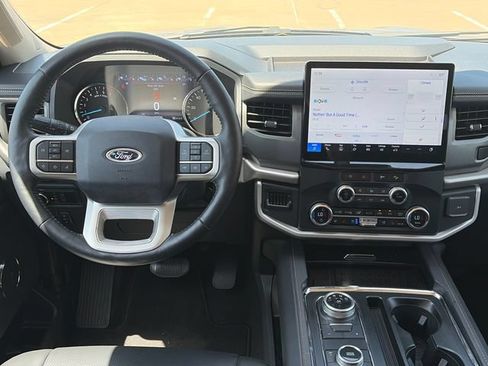Used 2023 Ford Expedition XLT AWD/4WD image 12