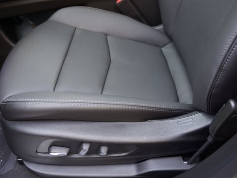 Used 2025 Cadillac XT5 Premium Luxury image 25