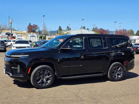 New 2026 Jeep Grand Wagoneer 4WD image 32