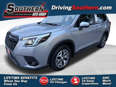 Used 2023 Subaru Forester Premium AWD/4WD image 1