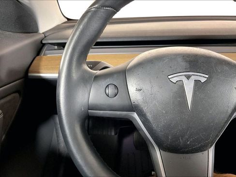Used 2018 Tesla Model 3 Mid Range RWD image 18