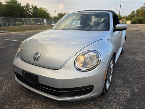 Used 2013 Volkswagen Beetle 2.5 FWD image 3