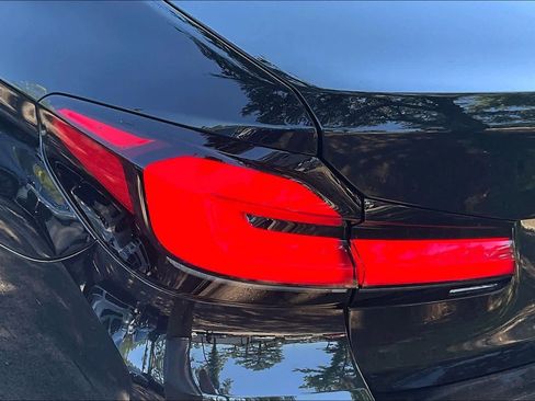 Certified 2023 BMW 530i w/ Premium Package RWD image 28