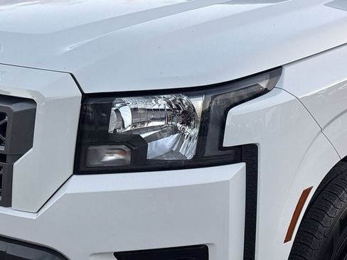 Used 2023 Nissan Frontier SV w/ Technology Package image 6