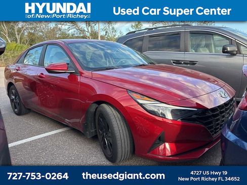 Certified 2023 Hyundai Elantra SEL image 4