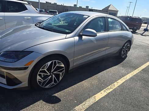 Used 2025 Hyundai Ioniq 6 SEL AWD/4WD image 3