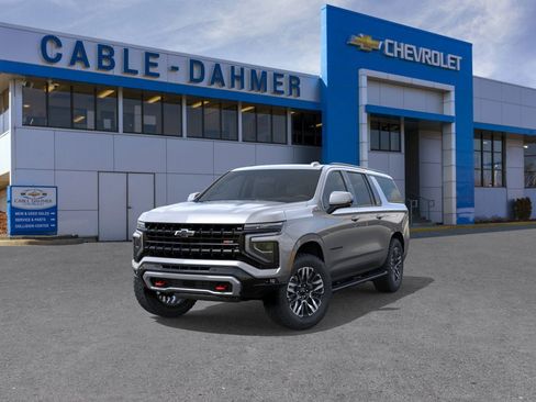 New 2026 Chevrolet Suburban Z71 w/ Comfort Package AWD/4WD image 8