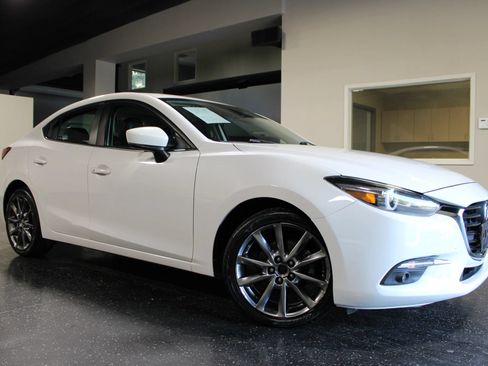 Used 2018 MAZDA MAZDA3 Grand Touring FWD image 38