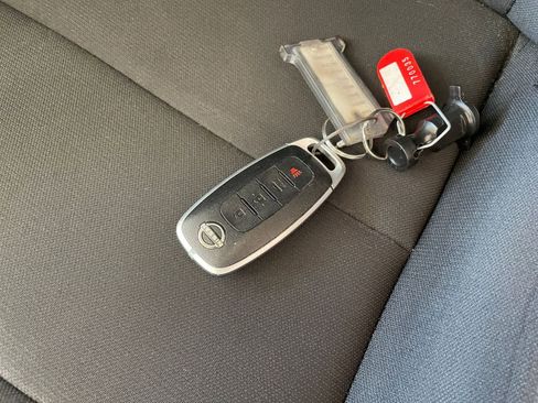 Used 2025 Nissan Sentra S image 18