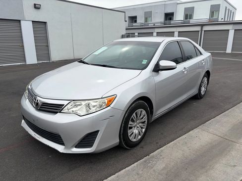 Used 2014 Toyota Camry L FWD image 2