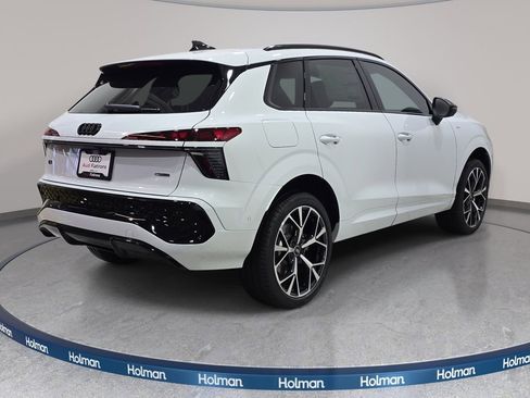 New 2026 Audi Q3 quattro 2.0T AWD/4WD image 5