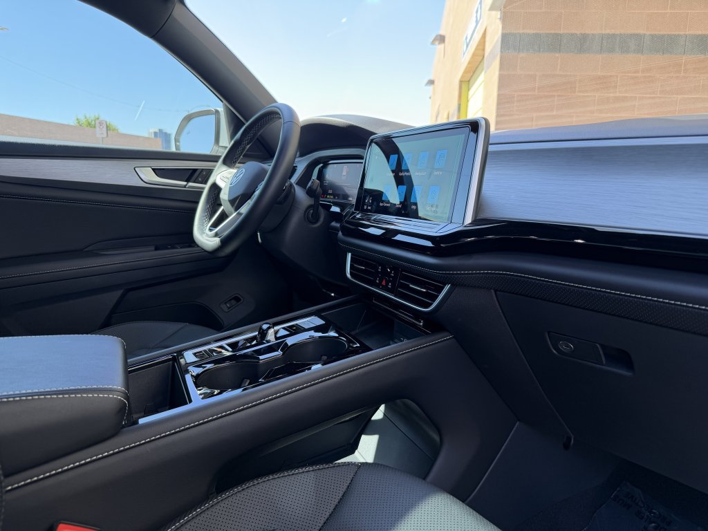 Used 2024 Volkswagen Atlas Cross Sport SE w/ Panoramic Sunroof Package FWD image 39