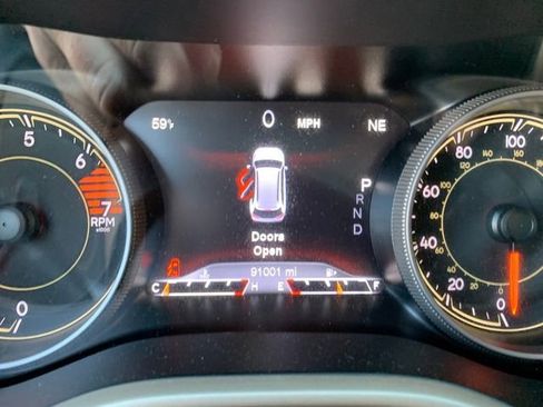 Used 2018 Jeep Cherokee Limited AWD/4WD image 29