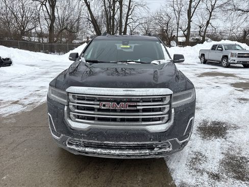 Used 2023 GMC Acadia SLE w/ Driver Convenience Package image 2