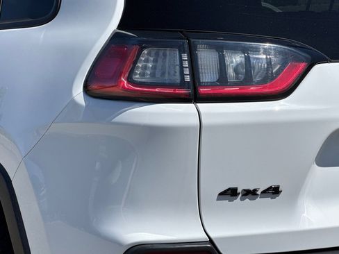 Used 2020 Jeep Cherokee Latitude Plus AWD/4WD image 12