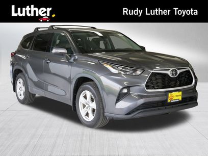 Certified 2022 Toyota Highlander LE