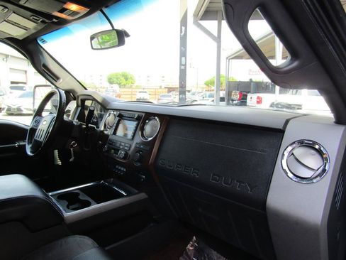 Used 2012 Ford F250 Lariat w/ Lariat Ultimate Pkg AWD/4WD image 11