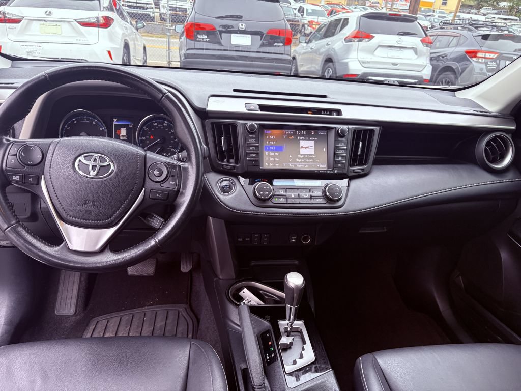 Used 2018 Toyota RAV4 Limited FWD image 11