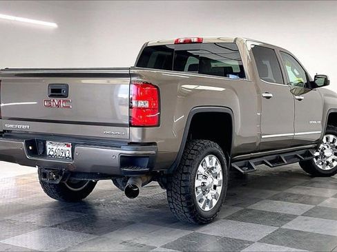 Used 2015 GMC Sierra 2500 Denali w/ Duramax Plus Package image 13