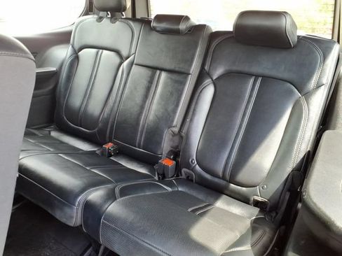 Used 2022 Jeep Wagoneer Series III AWD/4WD image 15