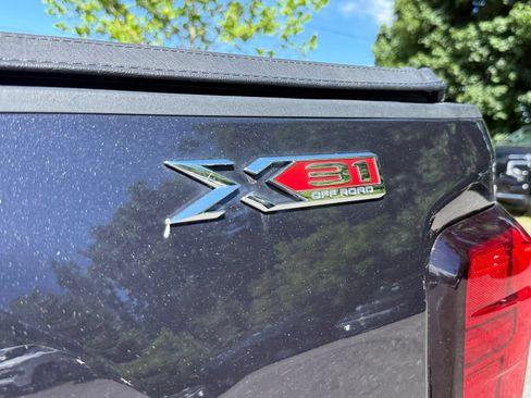 Certified 2025 GMC Sierra 2500 SLE w/ SLE Value Package; AWD/4WD image 10