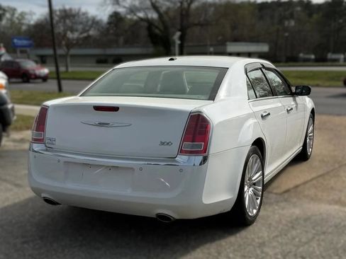 Used 2011 Chrysler 300 Limited w/ Sound Group RWD image 9