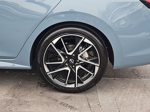 Used 2025 Nissan Sentra SR image 35