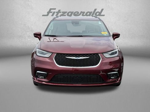 Used 2021 Chrysler Pacifica Touring-L w/ Uconnect Theater Family Group FWD image 2
