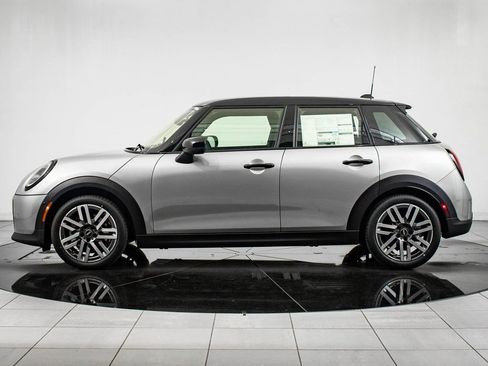 Used 2026 MINI Cooper 4-Door Hardtop FWD image 12